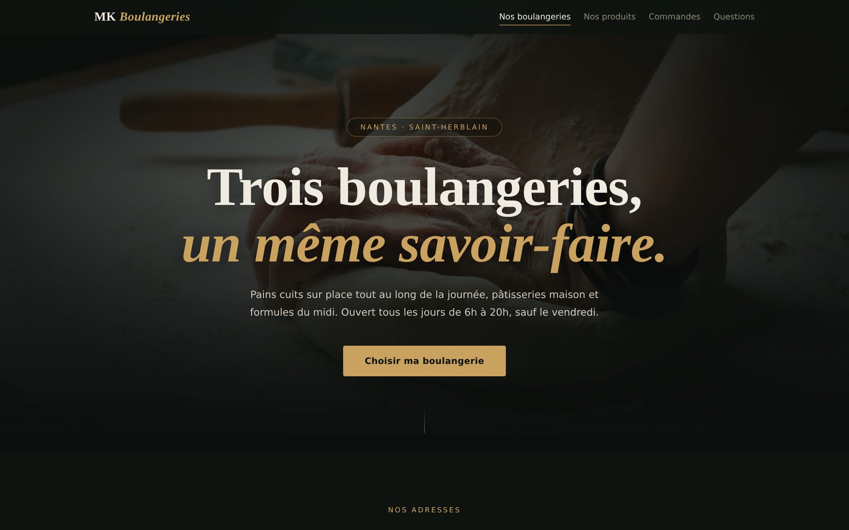 Page d'accueil MK Boulangeries : « Trois boulangeries, un même savoir-faire », photo de pétrissage en fond